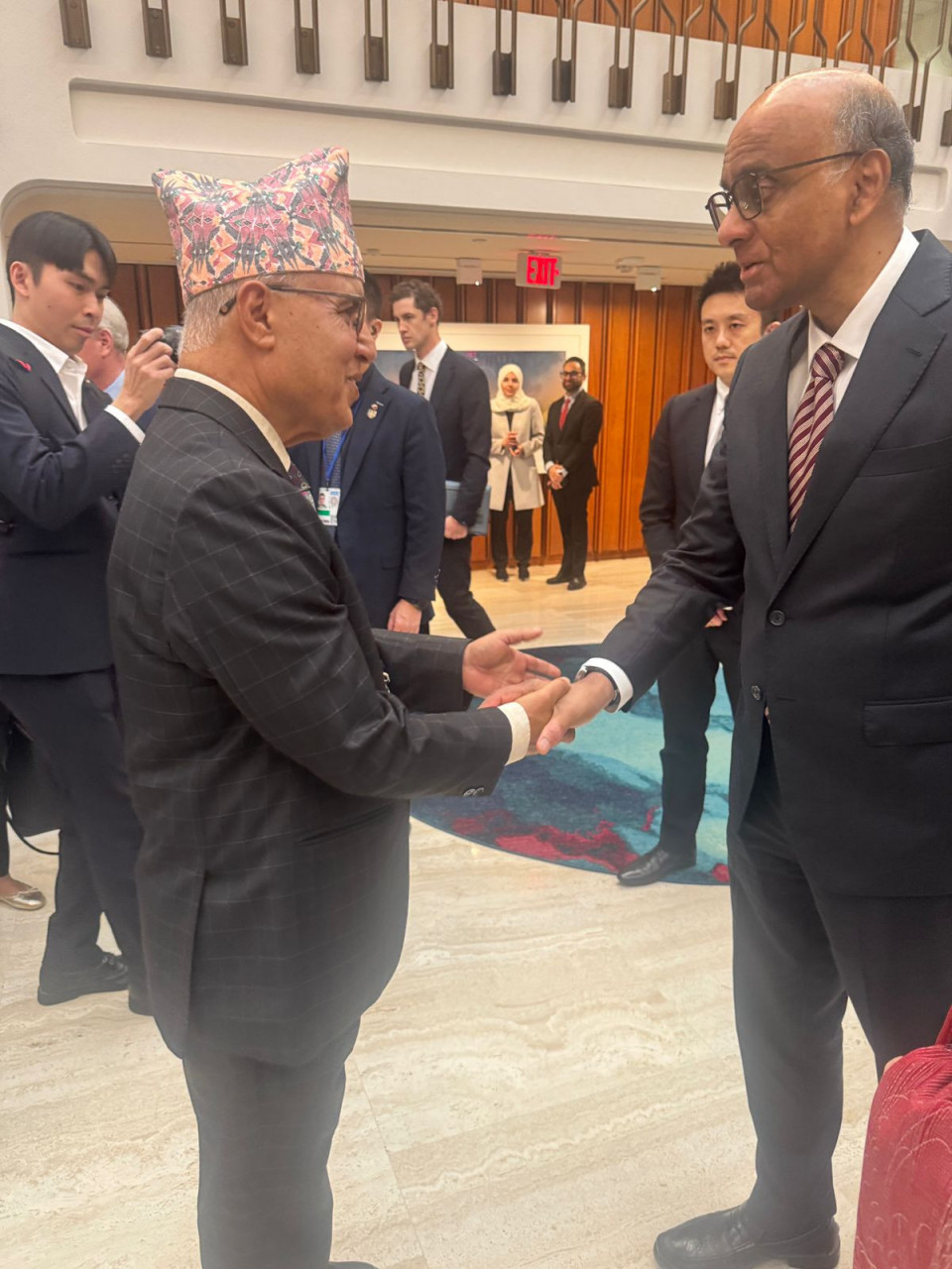 अर्थमन्त्री खनालद्वारा सिंगापुरका राष्ट्रपति शनमुगारात्नमसँग शिष्टाचार भेट: के भयो कुराकानी ?