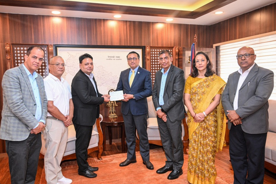 सिप्रदी तथा भोटेकोशी पावर कम्पनीद्वारा प्रधानमन्त्री दैवी प्रकोप उद्धार कोषमा सहयोग
