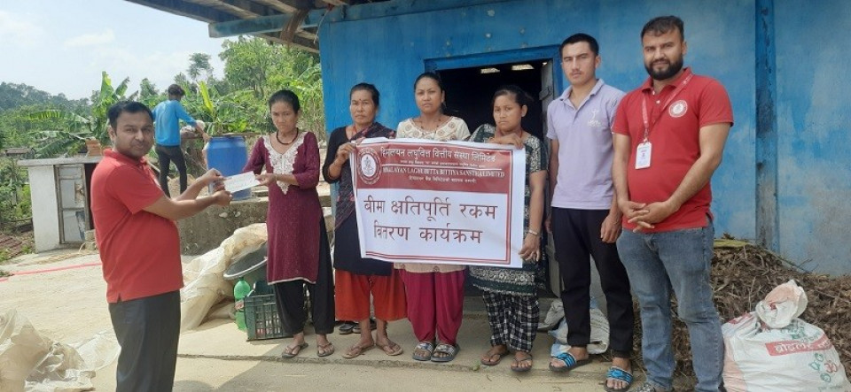 हिमालयन लघुवित्तद्वारा रु.५ लाख ऋण मिनाहा तथा बीमा दाबी भुक्तानी