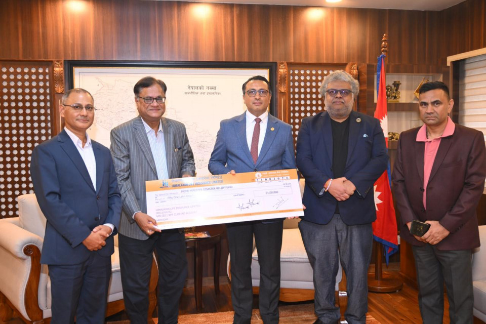 बाढीपीडितको राहत र पुनःस्थापनामा हिमालयन लाइफको साथ, उद्धार कोषमा ५१ लाख