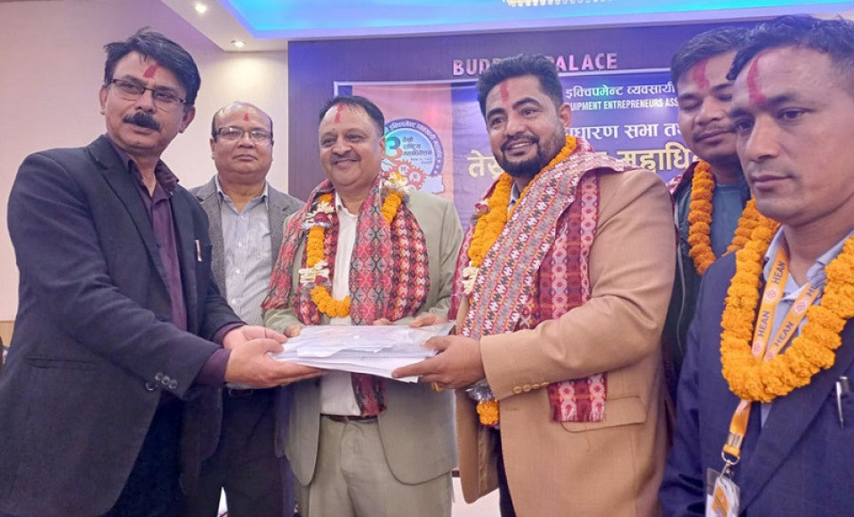 नेपाल हेभी इक्विपेमन्ट व्यवसायी महासंघको अध्यक्षमा शर्मा
