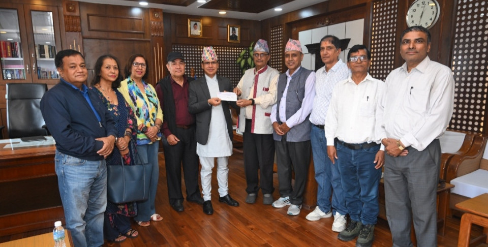 रसुवा बाढीपीडितका लागि डिप्लोमा इन्जिनियर्स एशोसिएसनको सहयोग