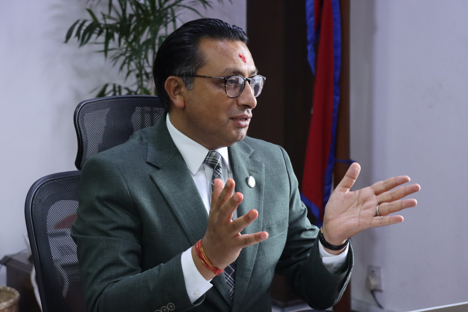 अर्थमन्त्री स्वर्णिम वाग्लेको कडाइ, सरकारी इन्धन सुविधामा ठूलो कैंची