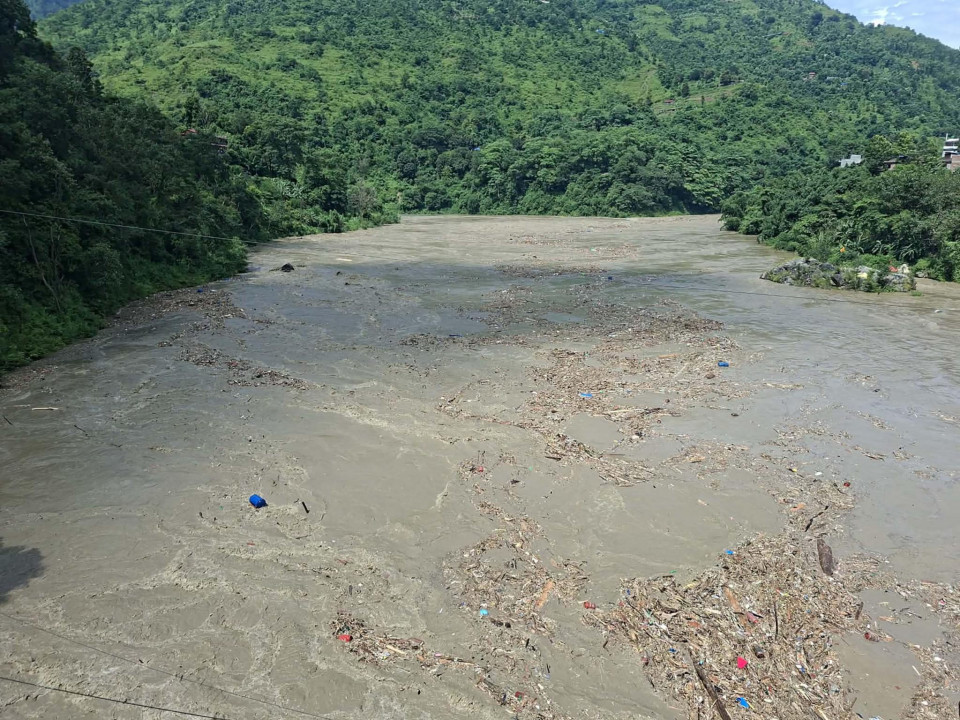एक सातापछि बिजुली बाल्ने तयारीमा रहेको लाङटाङ खोला आयोजना बाढीले तहसनहस, ६० जना सम्पर्कविहीन