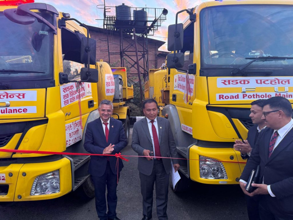खाल्डो देखियो ? तुरुन्तै पुग्छ ‘रोड एम्बुलेन्स’: कुलमानको नयाँ कन्सेप्ट