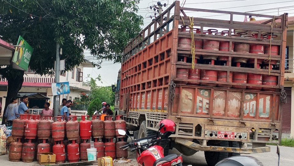 बाढी प्रभावित क्षेत्रमा वैकल्पिक मार्गबाट ग्यास आपूर्ति हुने