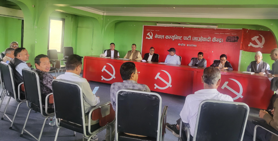 प्रचण्डको प्रस्ताव : केन्द्रीयदेखि तल्लो तहसम्म सबै संरचना विघटन गर्ने तयारी