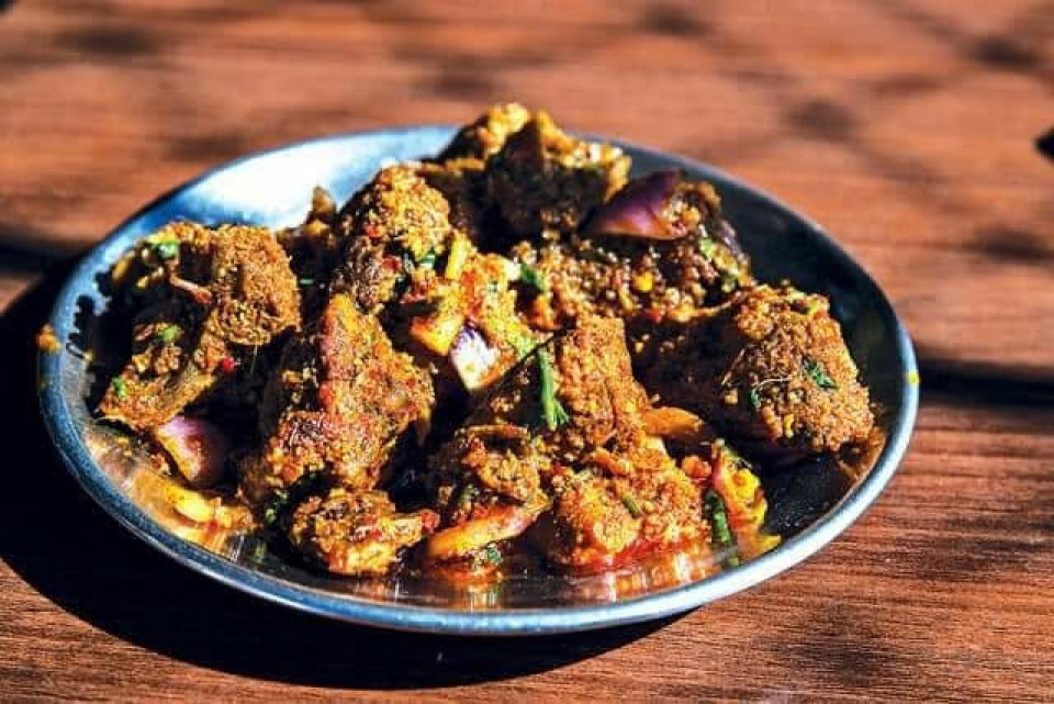 एउटै खसी, स्वाद अनेक: दशैंको भोजमा पक्कुदेखि सेकुवासम्मका १० परिकार