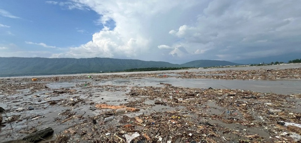 भोटेकोशी बाढीमा बगेका ६४ शव चितवनमा फेला, सयौँ शव भेटिन सक्ने अनुमान