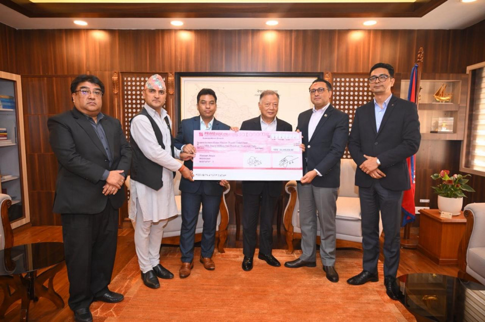 भोटेकोशी बाढीपीडितका लागि प्राइम कमर्सियल बैंकद्वारा ३ करोड ८ लाख रुपैयाँ सहयोग