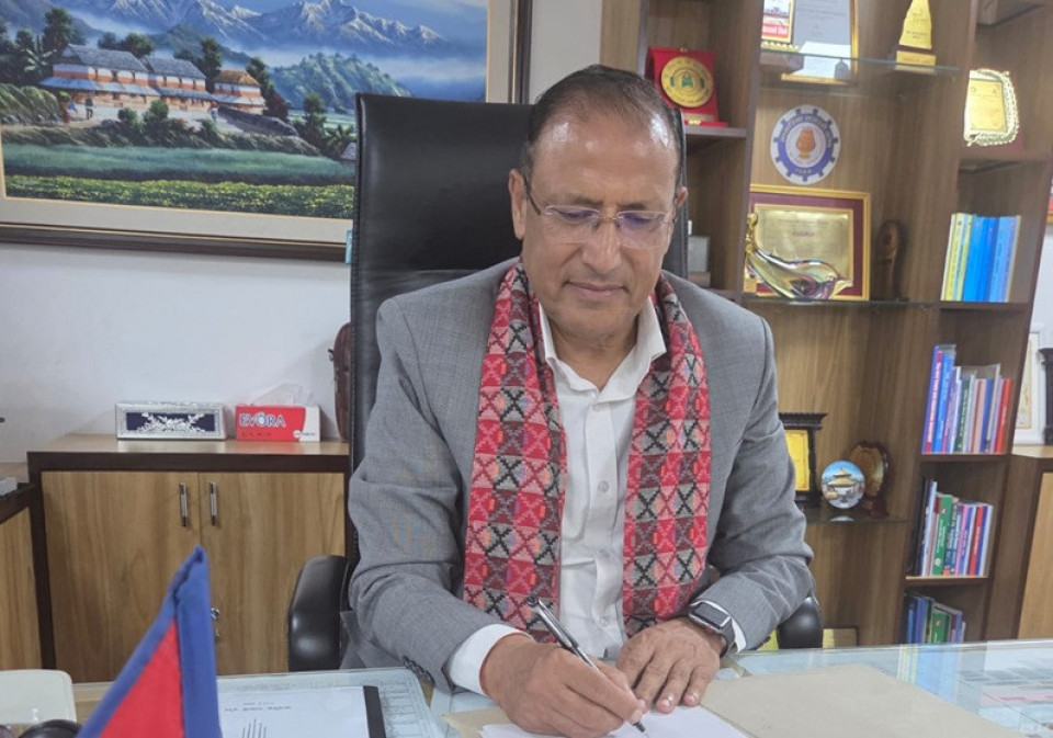 नागरिक लगानी कोषका नवनियुक्त कार्यकारी निर्देशक कार्कीले गरे पदबहाली