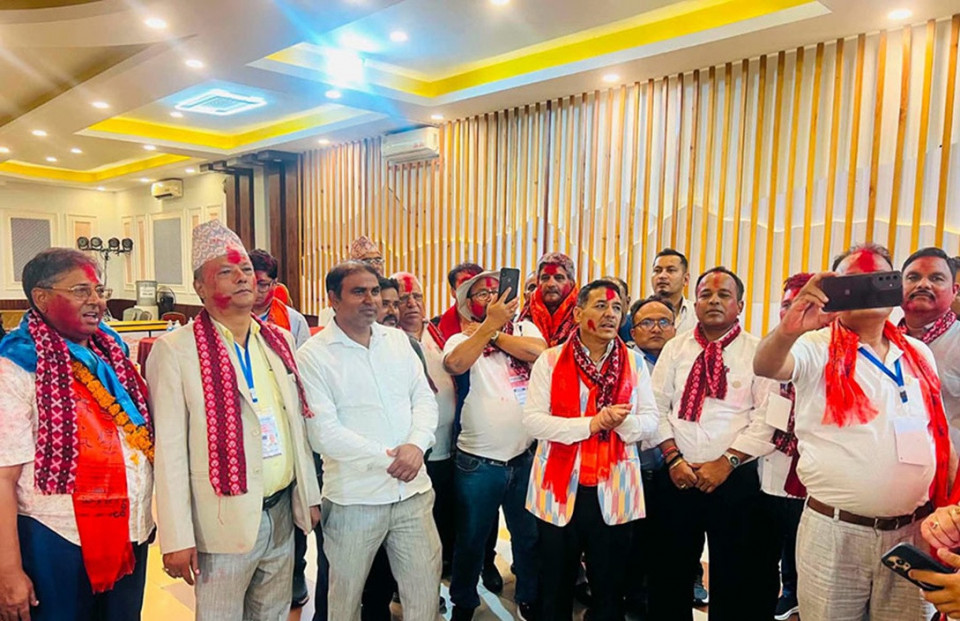 नेपाल पेट्रोलियम डिलर्स राष्ट्रिय एसोसिएसनको नयाँ नेतृत्व चयन, अध्यक्षमा विश्वप्रसाद अर्याल भारी मतसहित निर्वाचित