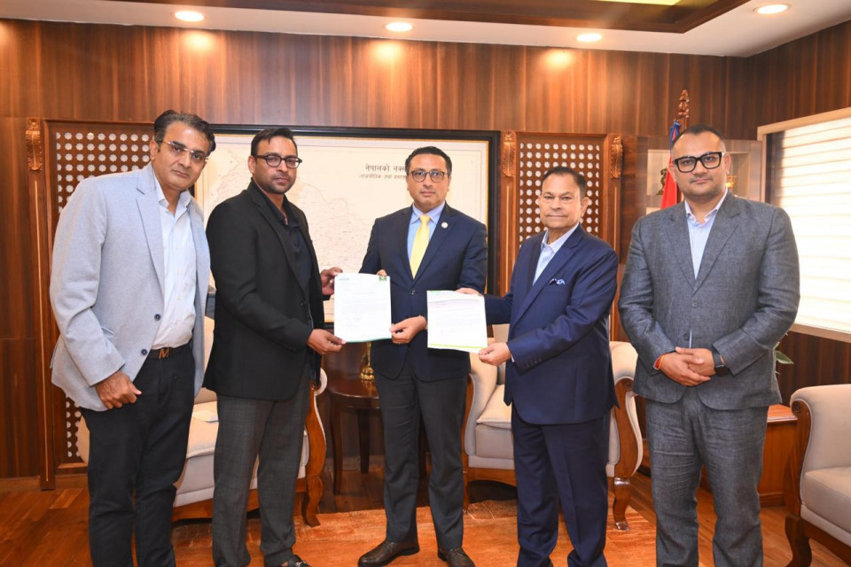 रसुवाका बाढीपीडितलाई शिवम् सिमेन्टको ११ हजार बोरा सिमेन्ट, थप २१ लाख नगद सहयोग