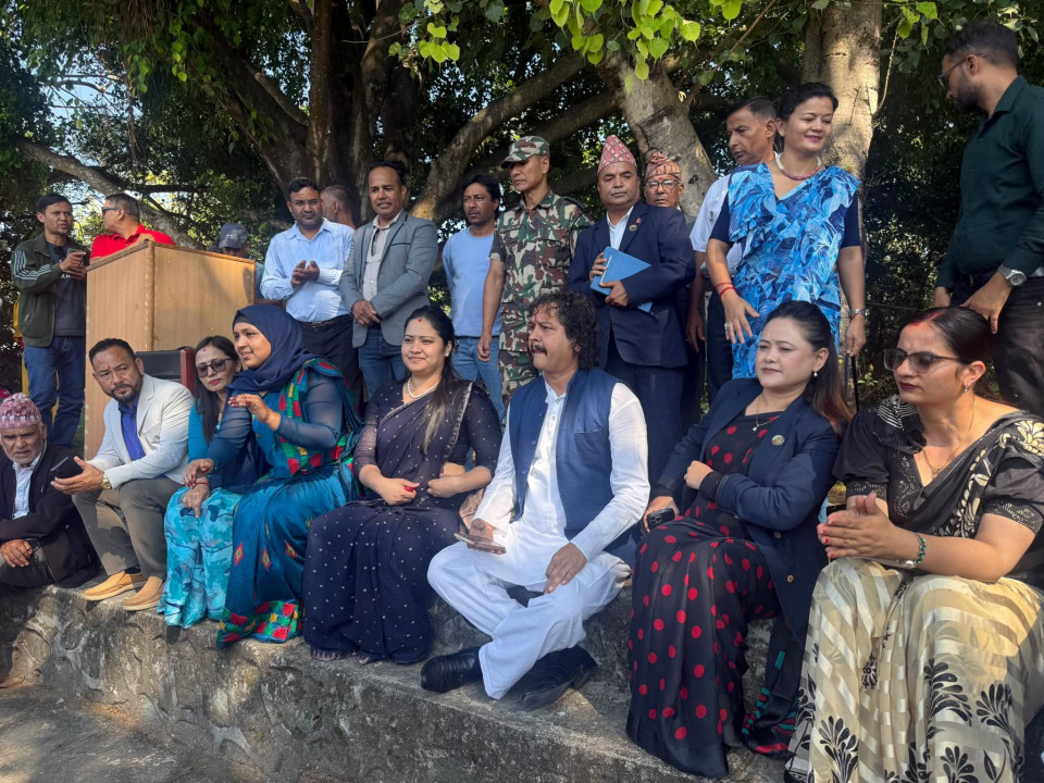 चितवनका भूमिहीनसँग मन्त्री रावलको प्रत्यक्ष संवाद, लालपुर्जा वितरण छिटो अघि बढाउने प्रतिबद्धता