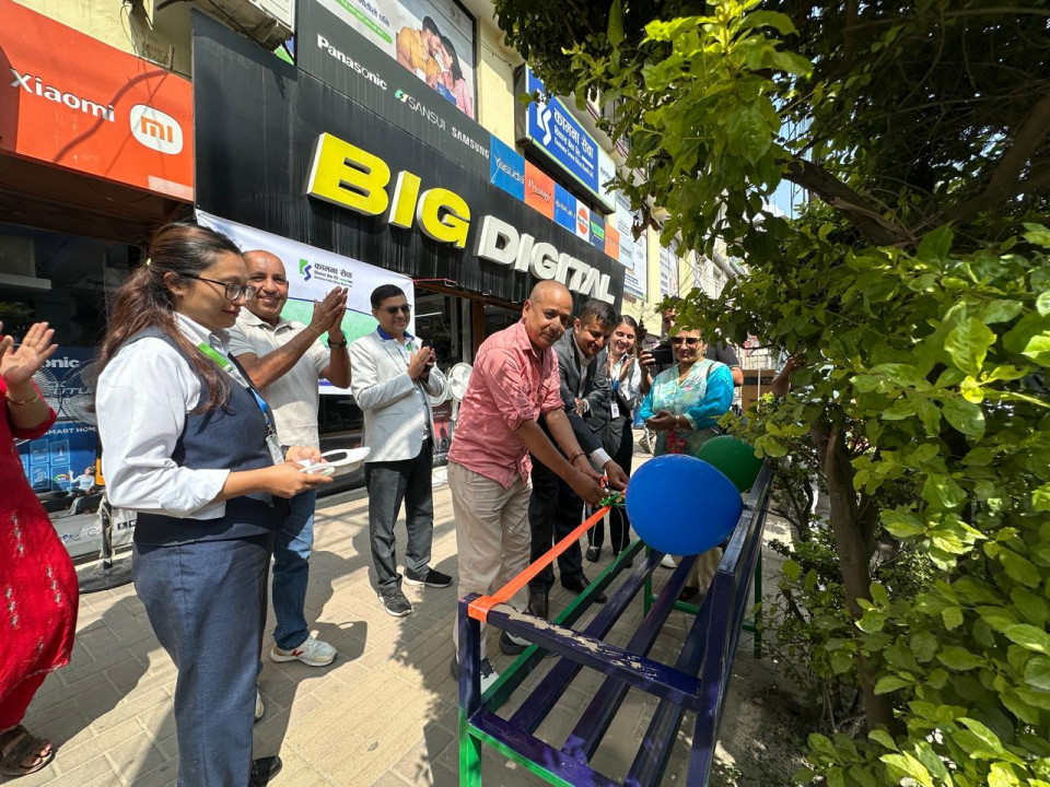 कुमारीपाटी–जावलाखेल क्षेत्रमा कामना सेवा विकास बैंकले राख्यो ५ वटा यात्रु प्रतीक्षा बेन्च