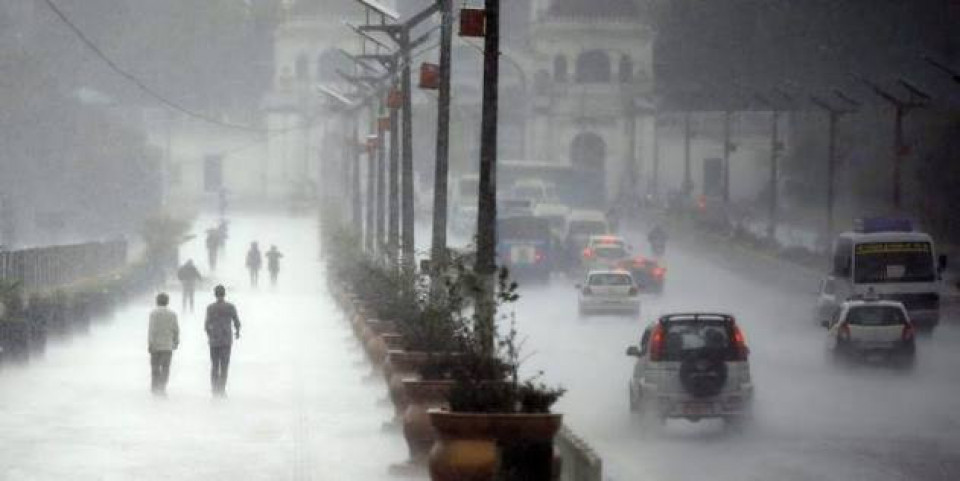 शुक्रबारदेखि मौसम उग्र बन्ने, अति भारी वर्षासम्मको सम्भावना