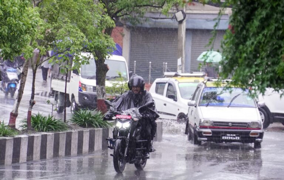 कोशीदेखि सुदूरपश्चिमसम्म मौसम प्रभावित, मेघगर्जन र चट्याङसहित वर्षाको सम्भावना उच्च