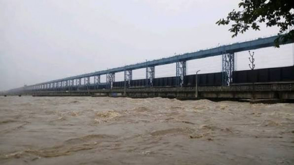 सप्तकोशी चतरामा बाढी बढ्दै, तल्लो तटीय क्षेत्रमा पर्सीसम्म उच्च सतर्कता