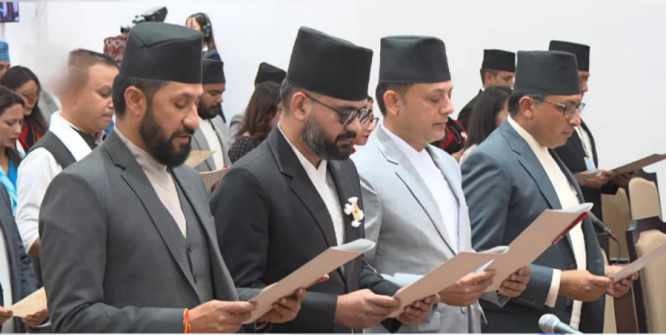 नवनिर्वाचित सांसदहरुले लिए शपथ