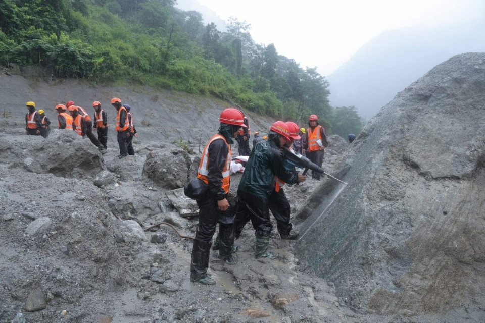 त्रिशूली ३ए सुरुङ उद्धारमा ‘ब्रेकथ्रु’, सानो प्वालबाट हावा पठाउन सुरु