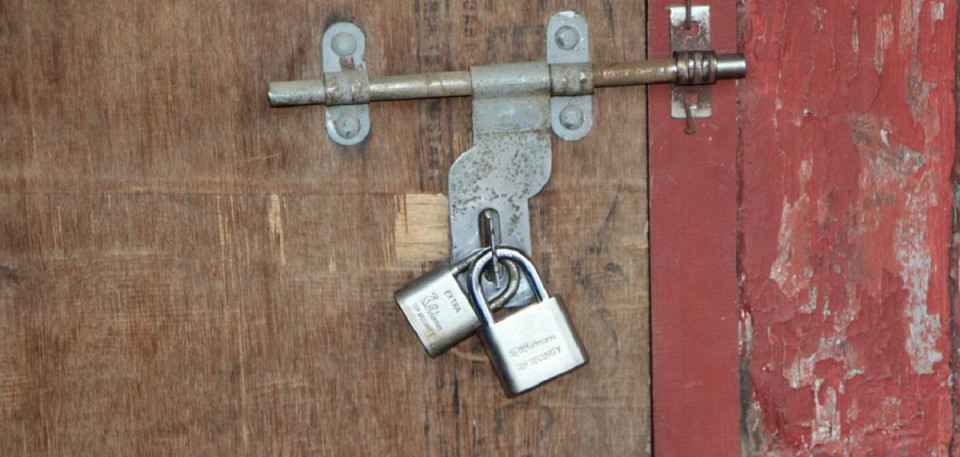 भृकुटीमण्डपमा भाडा नतिर्ने २० स्टलमा तालाबन्दी, ऋषि धमला र अनेरास्ववियुले समेत बुझाएनन रकम