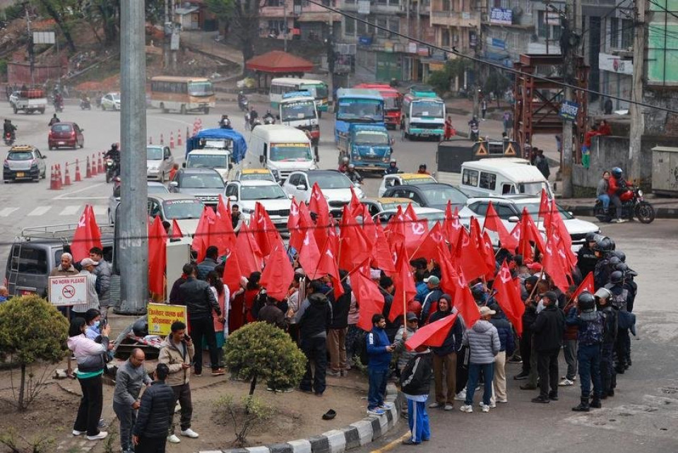 ओली पक्राउविरुद्ध सडकमा उत्रिन थाले एमाले कार्यकर्ता, संख्या न्यून