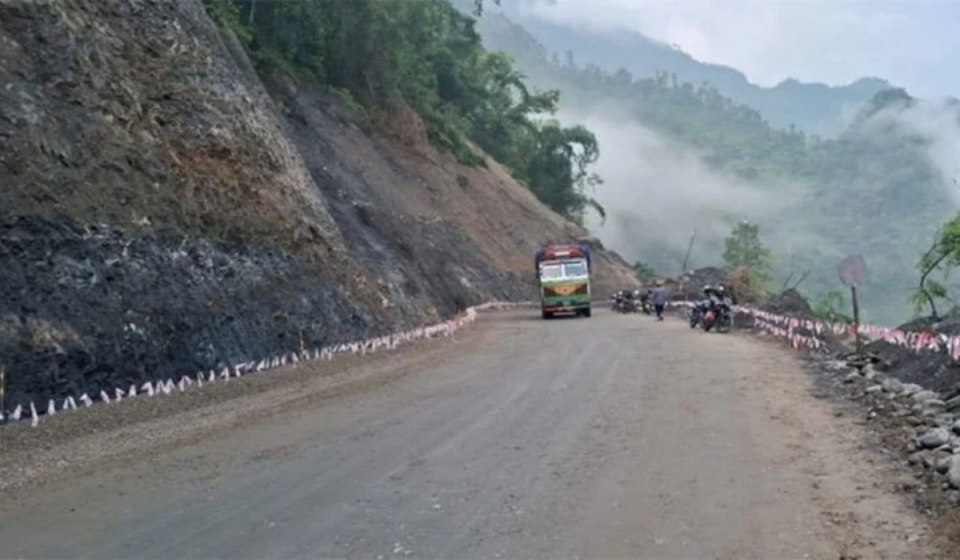 पृथ्वी राजमार्गमा आवागमन सहज बन्दै, आजदेखि सबै सवारीसाधन सञ्चालन हुने