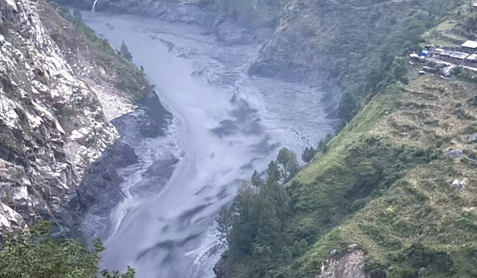 बुढीगण्डकी बाढीले ६ वटा पुल बगायो, १० जना सम्पर्कविहीन