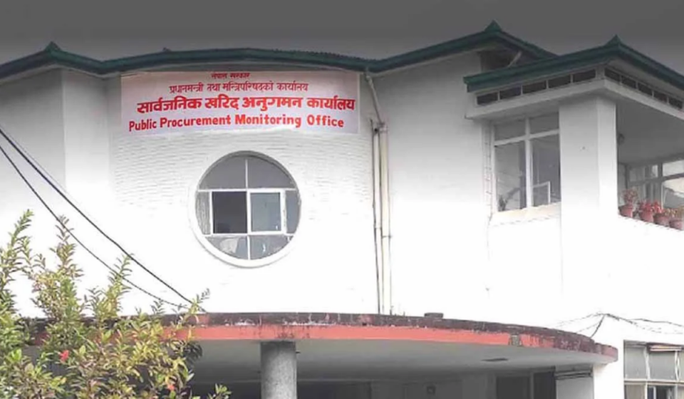 कालोसूचीमा राख्न सिफारिस गरिएका निर्माण व्यवसायीलाई स्पष्टीकरण माग