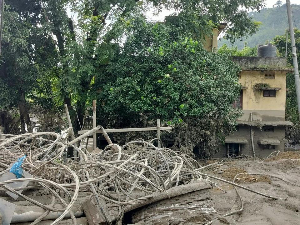 भोटेकोशी बाढीबाट क्षतिग्रस्त विद्युत संरचना पुनःस्थापनामा प्राधिकरणको तीव्रता