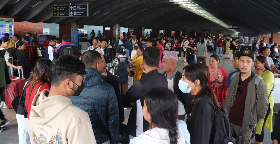 एकै महिनामा ७३ हजार नेपाली विदेशिने लाइनमा, एकतिहाइको रोजाइ युएई