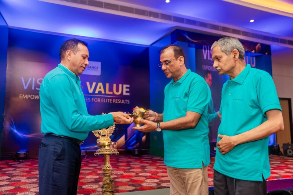 सानिमा रिलायन्स लाइफको ‘Vision to Value 2083’ सम्पन्न, उत्कृष्ट कर्मचारी सम्मानित