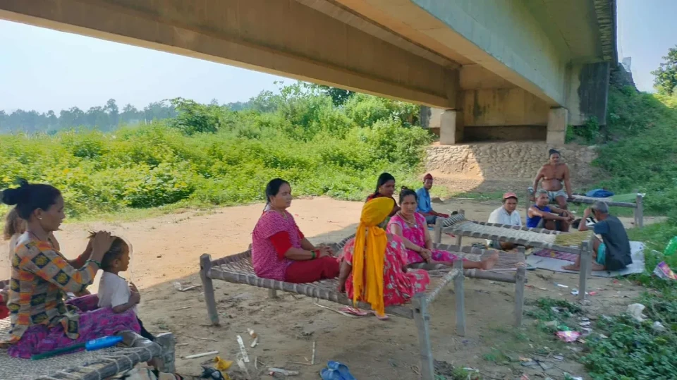 दशकौँको बसोबास भएपनि भूमिहीन तथा सुकुम्बासी समुदायको  लालपुर्जा अनिश्चित, कानूनी गाँठो मुख्य बाधा