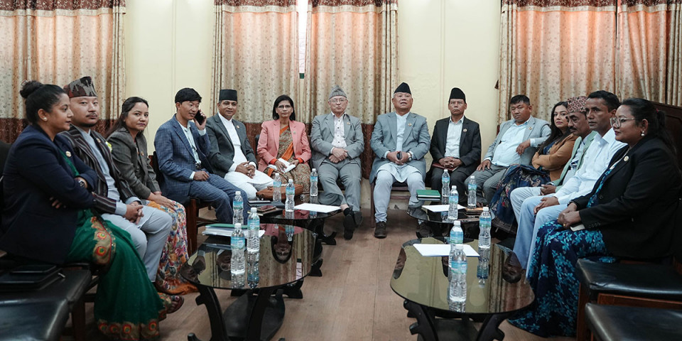प्रधानमन्त्रीले माफी नमागेसम्म संसद् चल्न दिँदैनौं : विपक्षी दल