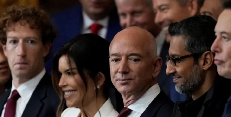 एआई क्षेत्रमा ठूलो लगानी गर्ने अमेजनको घोषणा, सेयरमूल्यमा पहिरो