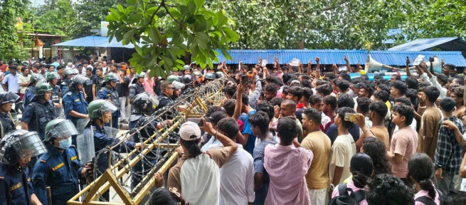 विराटनगरमा प्रधानमन्त्री र गृहमन्त्रीविरुद्ध नाराबाजी