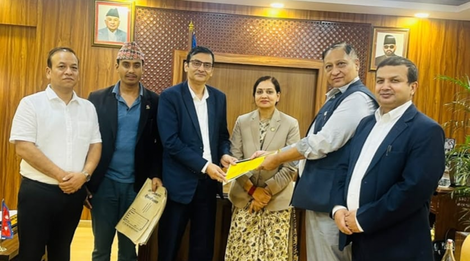 अस्पतालबाहिर बच्चा जन्माउनुपरेको घटनामा कारबाही प्रक्रिया अघि बढ्यो, छानबिन प्रतिवेदन मन्त्रालयमा
