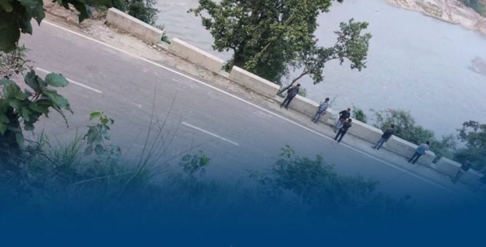 गलौँदीको अवरोध हट्यो, पृथ्वी राजमार्गमा दुईतर्फी यातायात खुल्यो