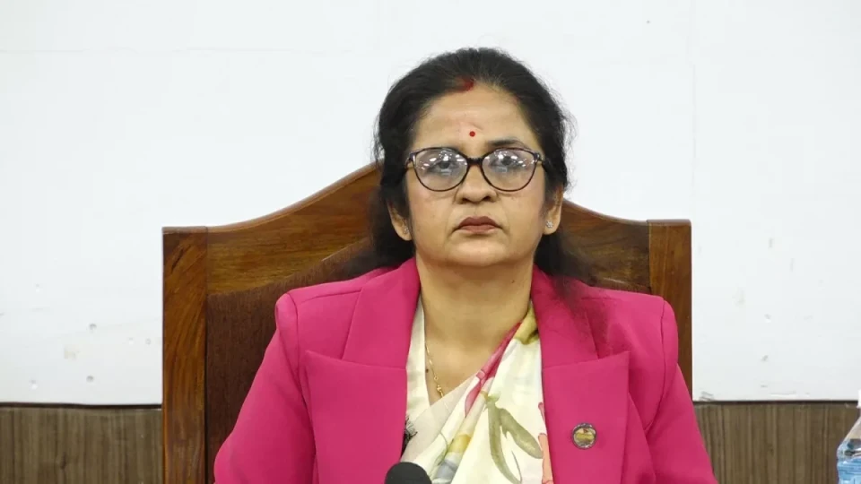 उद्योगमन्त्रीको गम्भीर आरोप : ‘कर्मचारीतन्त्र उद्योगीको प्रभावमा छ, सुधार गर्न खोज्दा मलाई नै रोकियो’