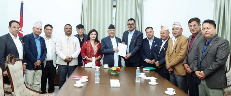 एक सातादेखि बन्द सुन पसलहरु आजदेखि खुल्ने