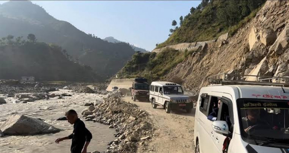 राष्ट्रिय राजमार्ग र सडकहरूको पछिल्लो अवस्था के छ ? कहाँ–कहाँ छ अवरोध ?