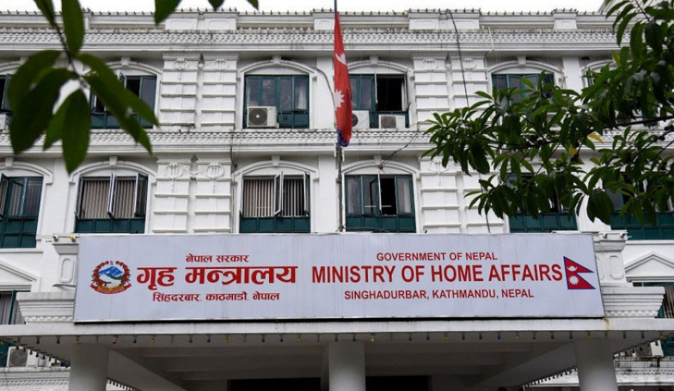 ओली प्रचण्डका लागि खटिएका सुरक्षाकर्मी फिर्ता बोलाउने गृहको निर्णय