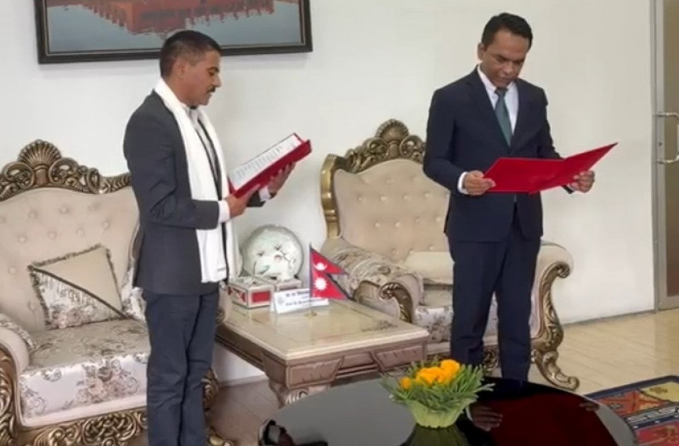 हिमालयन बैंकका नवनिर्वाचित अध्यक्षद्वारा पद तथा गोपनीयताको शपथ ग्रहण