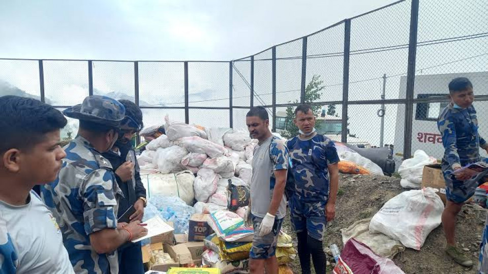 बाढीपीडितलाई पठाउन तयार राहतमा म्याद गुज्रेका खाद्यान्न, वितरण रोकियो
