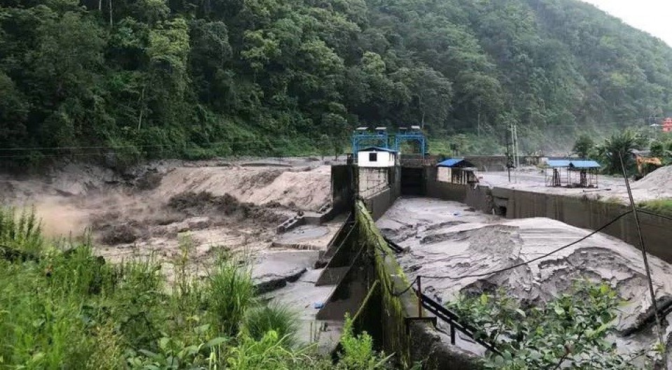 बाढीका कारण इन्द्रावती तेस्रो जलविद्युत् आयोजना क्षतिग्रस्त