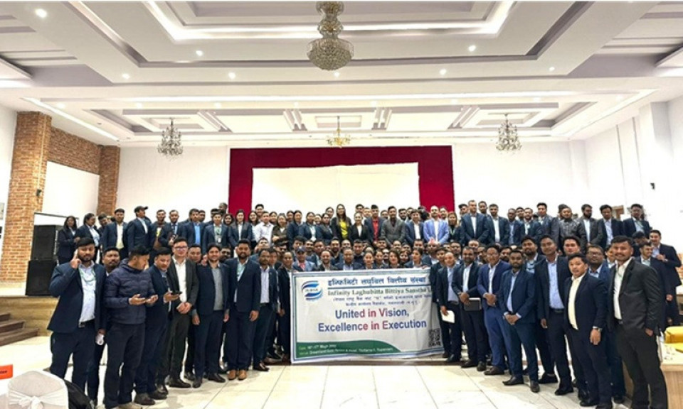 इन्फिनिटी लघुवित्तको  शाखा प्रमुख तथा अनुगमन अधिकृतहरुलाई ब्यवस्थापन तालिम तथा अर्ध वार्षिक समीक्षा सम्पन्न