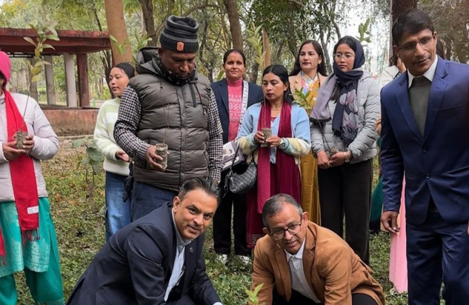 सन नेपाल लाइफद्वारा वृक्षारोपण तथा सामाजिक सेवा कार्यक्रम सम्पन्न