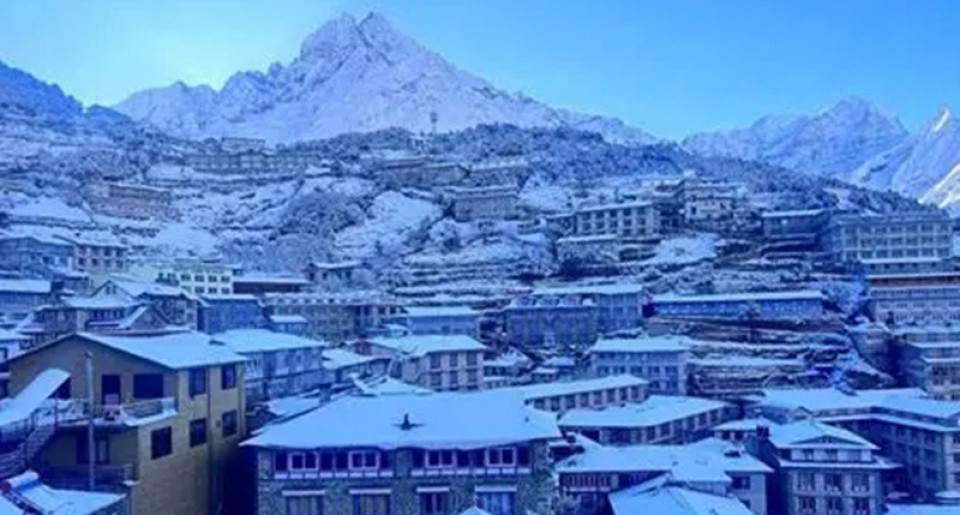 खुम्बु क्षेत्रमा भारी हिमपात, उच्च क्षेत्रमा पर्यटकको आवागमनमा रोक