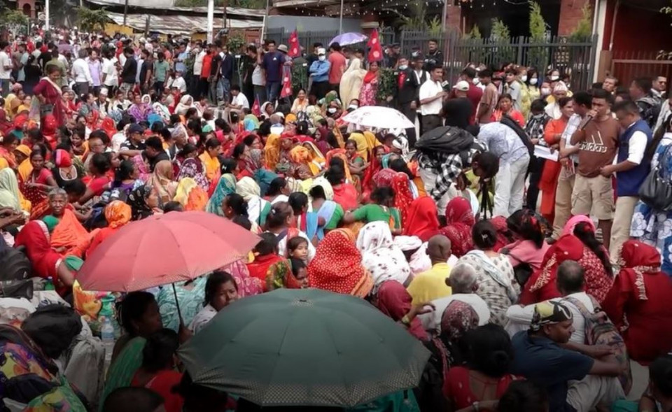 माइतीघरमा लघुवित्तपीडितद्वारा आत्मदाहको प्रयास