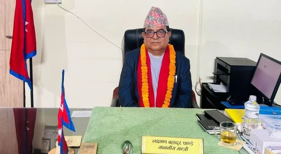 पद्म नर्सिङ होम प्रकरणमा पूर्वमन्त्रीमाथि घुस डिलको आरोप, एमालेले बनायो छानबिन समिति